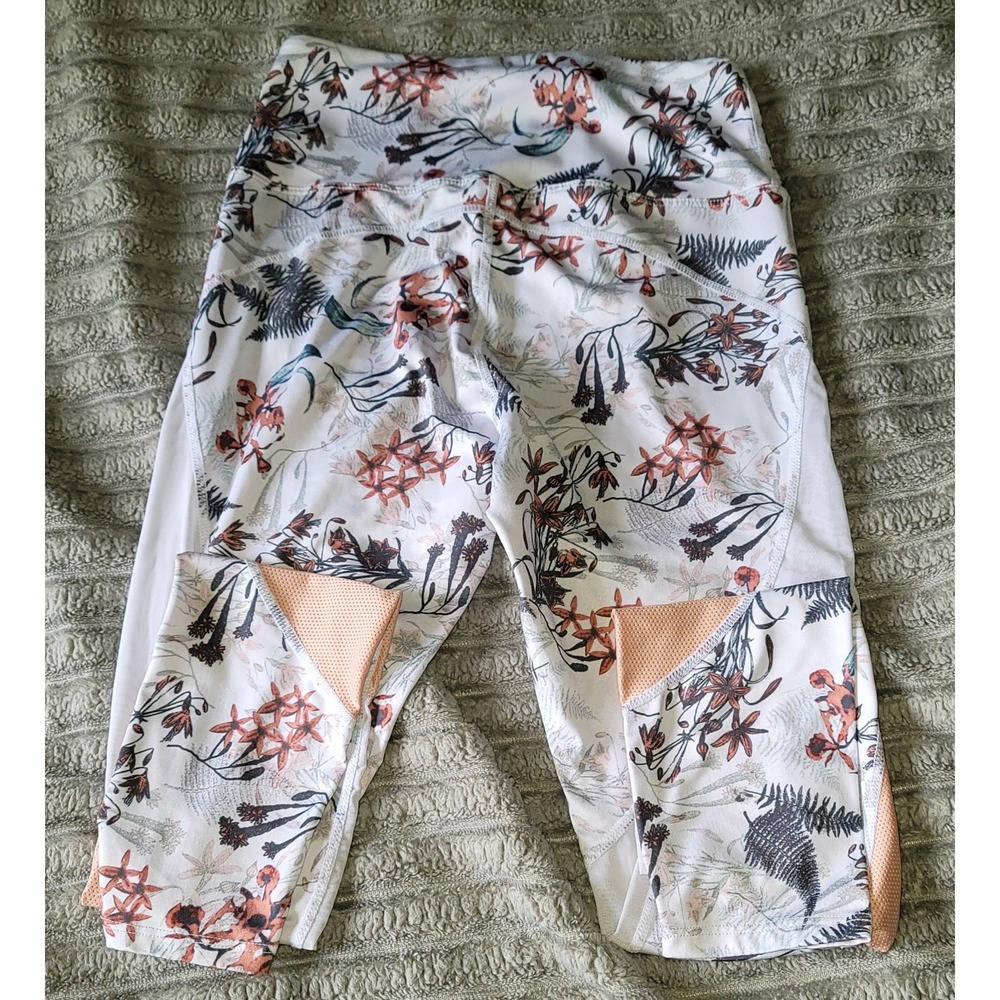 SHEIN Women's Sport Studio White with Floral and Leaves Leggings Size‎ Small